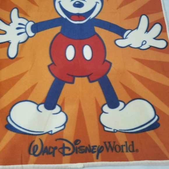Disney Parks‎ Fleece Mickey Mouse Blanket - Picture 7 of 8